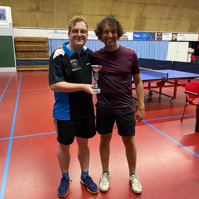 Today, two of our members participated in the finals of the NTTB meerkampen G. Luc became fourth and Robin became third🥉, congrats!
#tabletennis #tournament #TAVERES